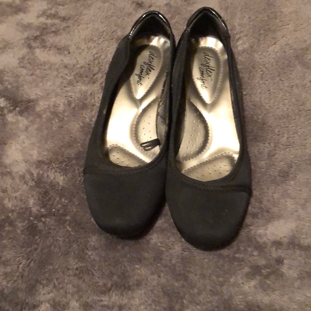 Black wedged flats